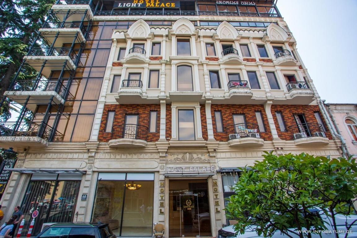 Hotel Light Palace バトゥーミ エクステリア 写真
